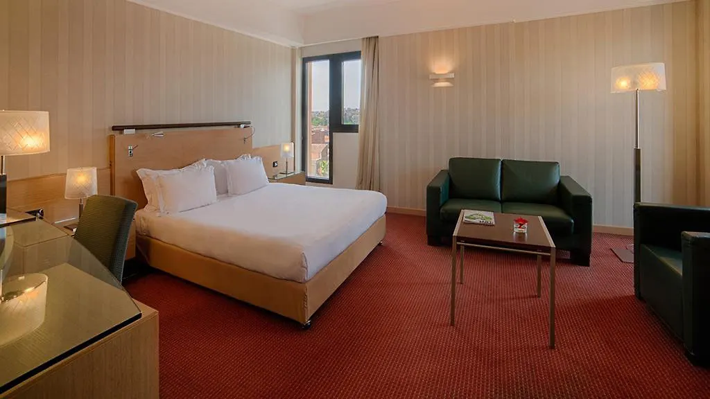 Отель Nh Catania Centro 4*,